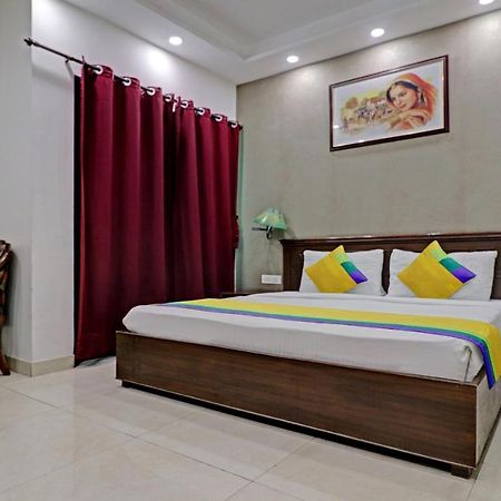 Itsy Hotels Hamlets Stay Noida Bagian luar foto