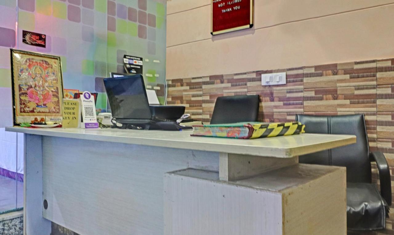 Itsy Hotels Hamlets Stay Noida Bagian luar foto