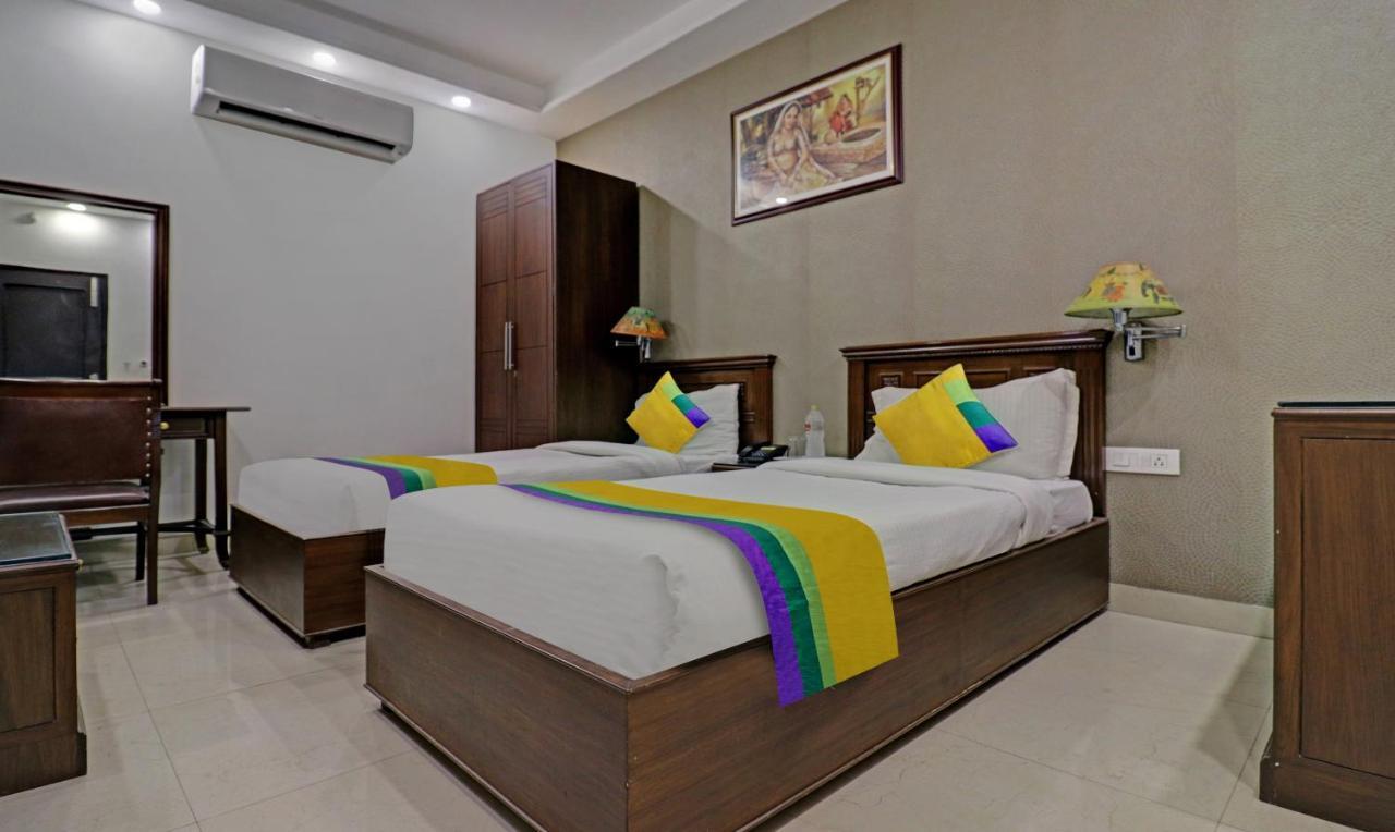 Itsy Hotels Hamlets Stay Noida Bagian luar foto