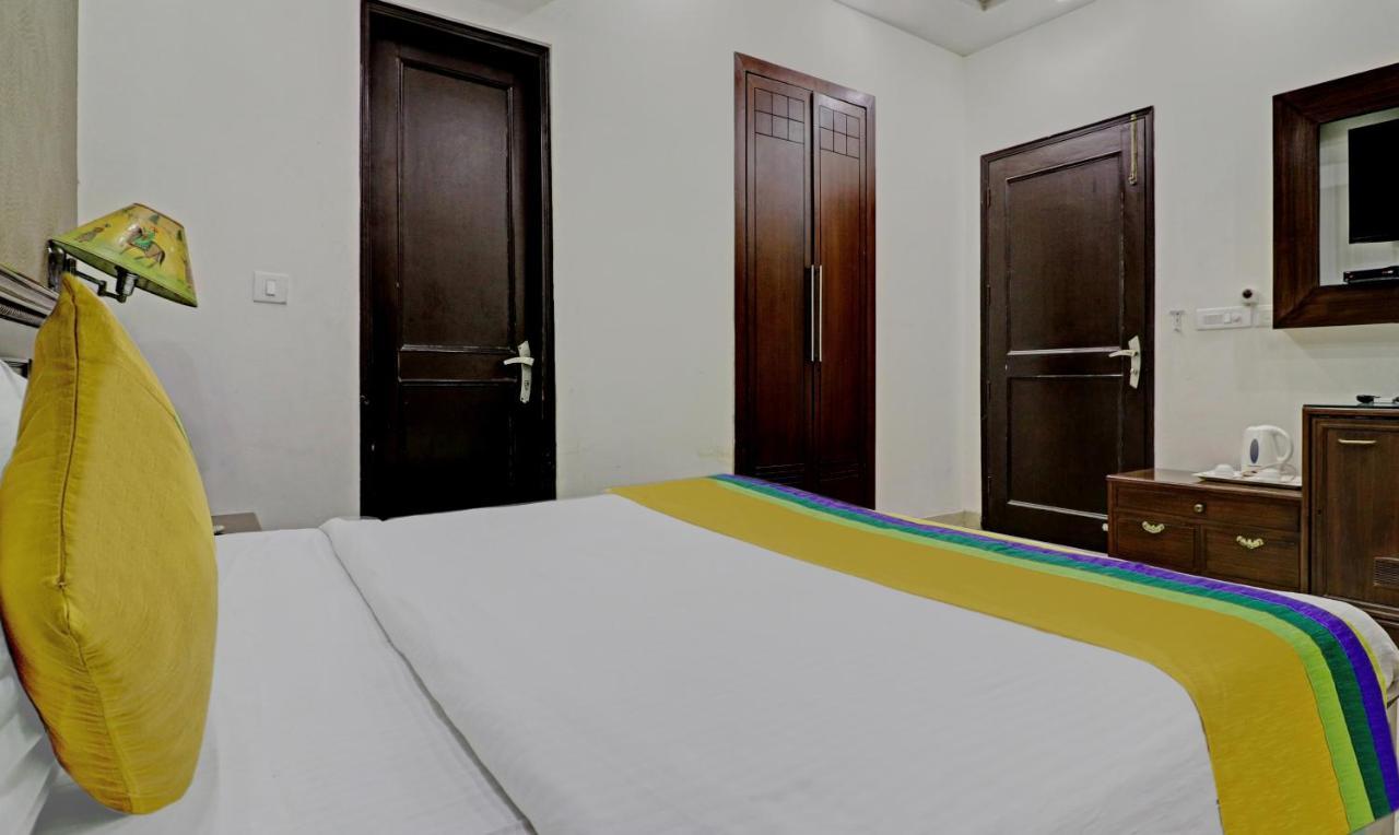 Itsy Hotels Hamlets Stay Noida Bagian luar foto