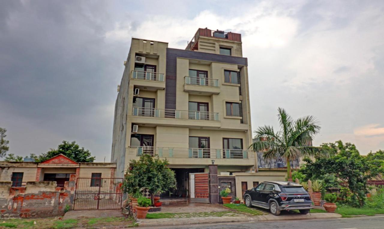 Itsy Hotels Hamlets Stay Noida Bagian luar foto